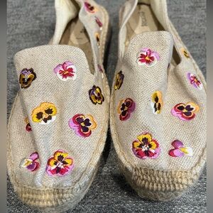 Pansy Soludo flats
